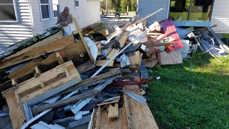 The Benefits of Choosing Local Junk Removal Services for Your Home and Business